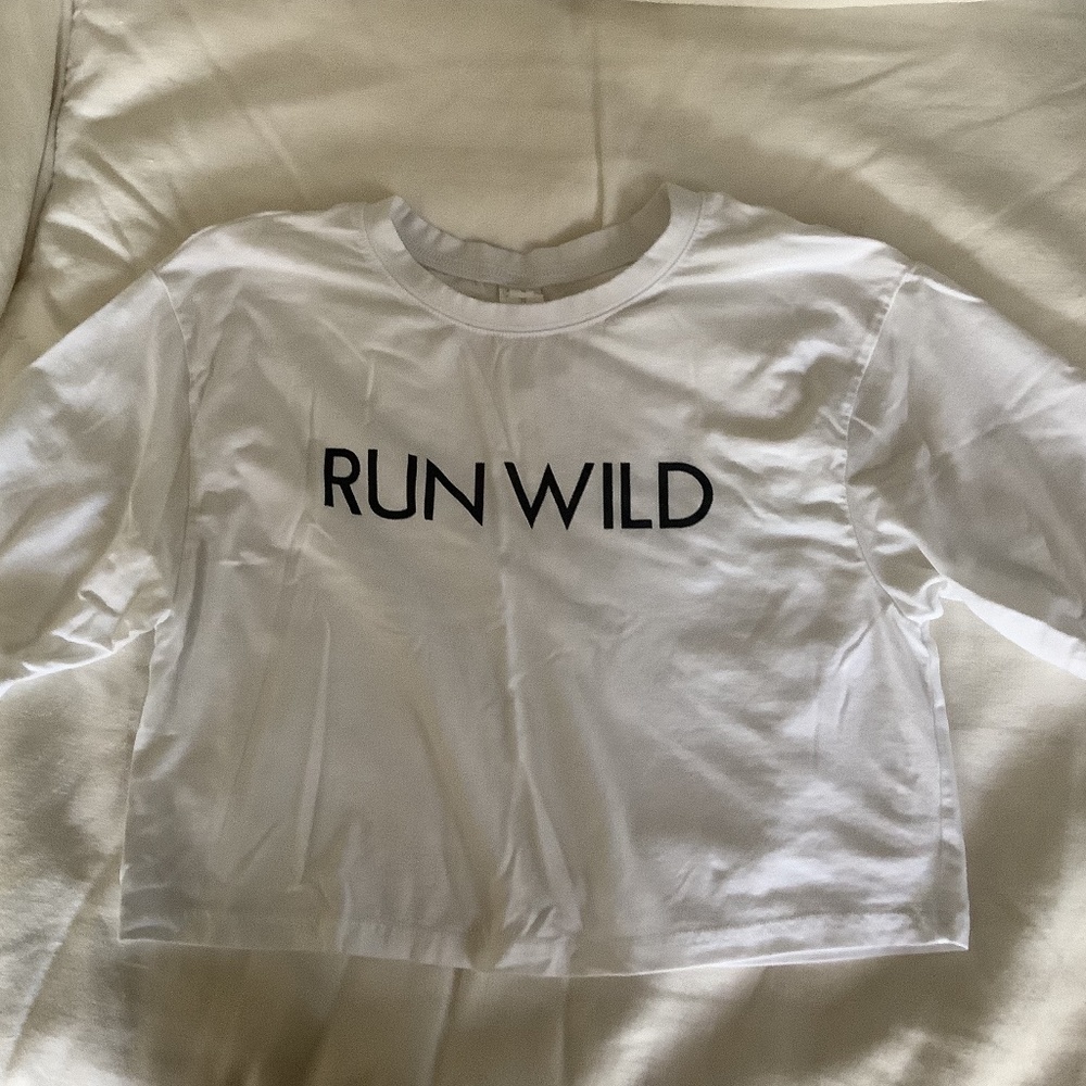 Fabletics Run Wild Graphic Tee Size: XS